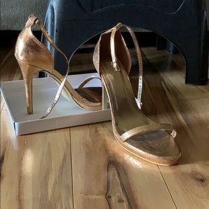 Rose gold heel by chic